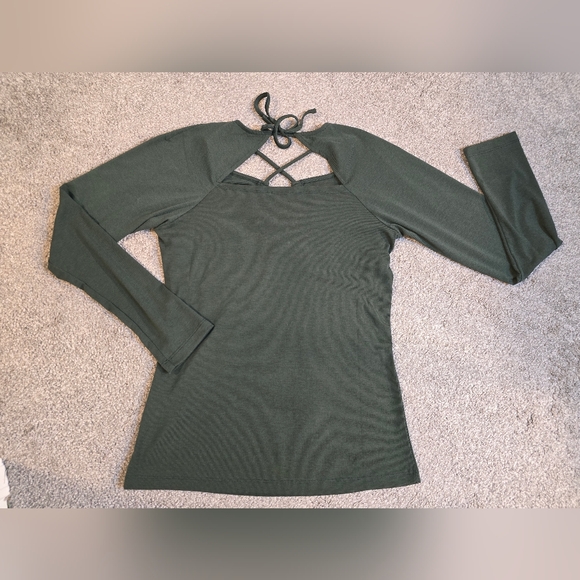 Doe & Rae Dark Green Cut Out Lightweight Top Size Small - Picture 2 of 7